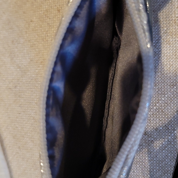 NWT white and silver Coach wristlet - Picture 4 of 5